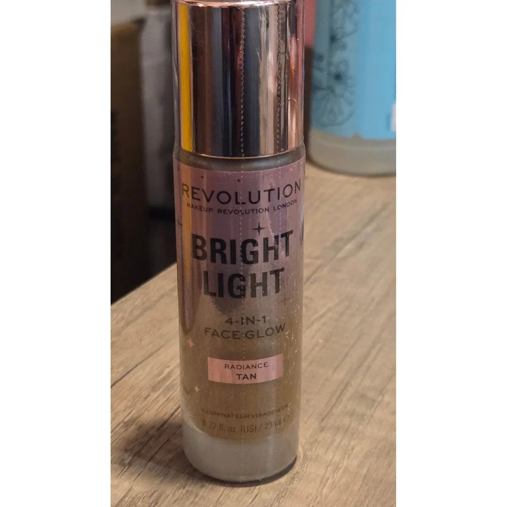 Revolution Bright Light 4-in-1 Face Glow Radiance Tan Skin Tint 0.77 fl oz